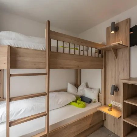 Wohlfuehlappartements „natur & Flair“ Oda ve Kahvaltı 4*